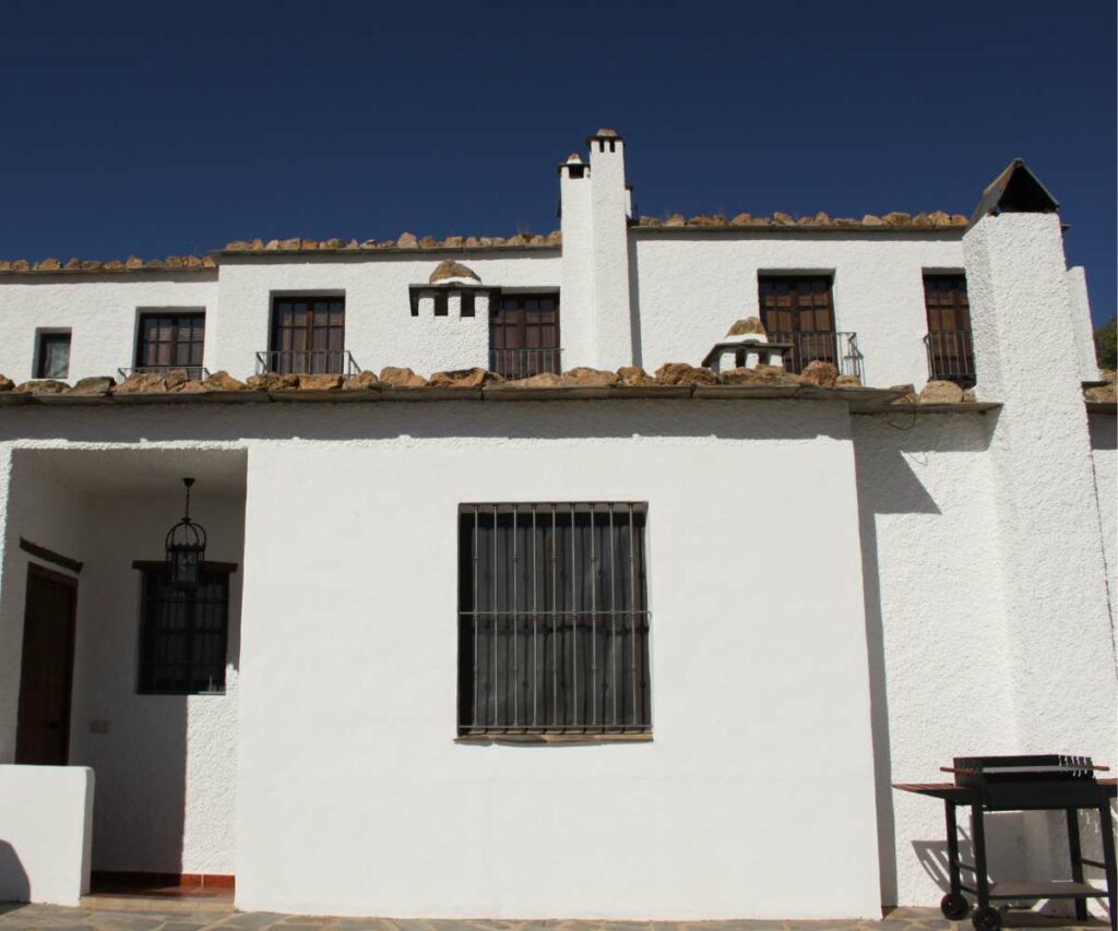 Qué llevar a una casa rural en la Alpujarra si no quieres ir cargado de más