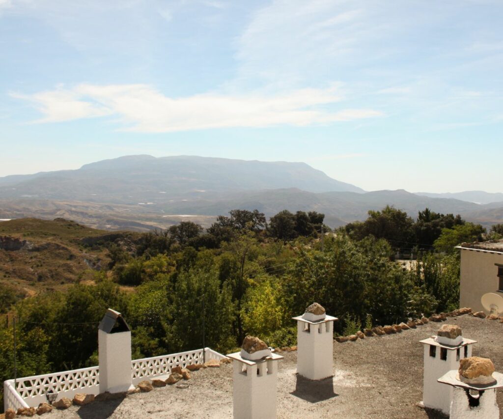 Yegen pueblo de la Alpujarra de Granada por qué el silencio también es un destino